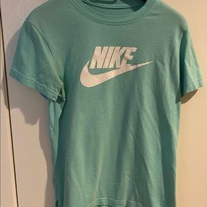 Nike girls tee